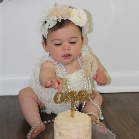 Sparkly Gold “One” first birthday Cake Topper - Picture 2 of 2